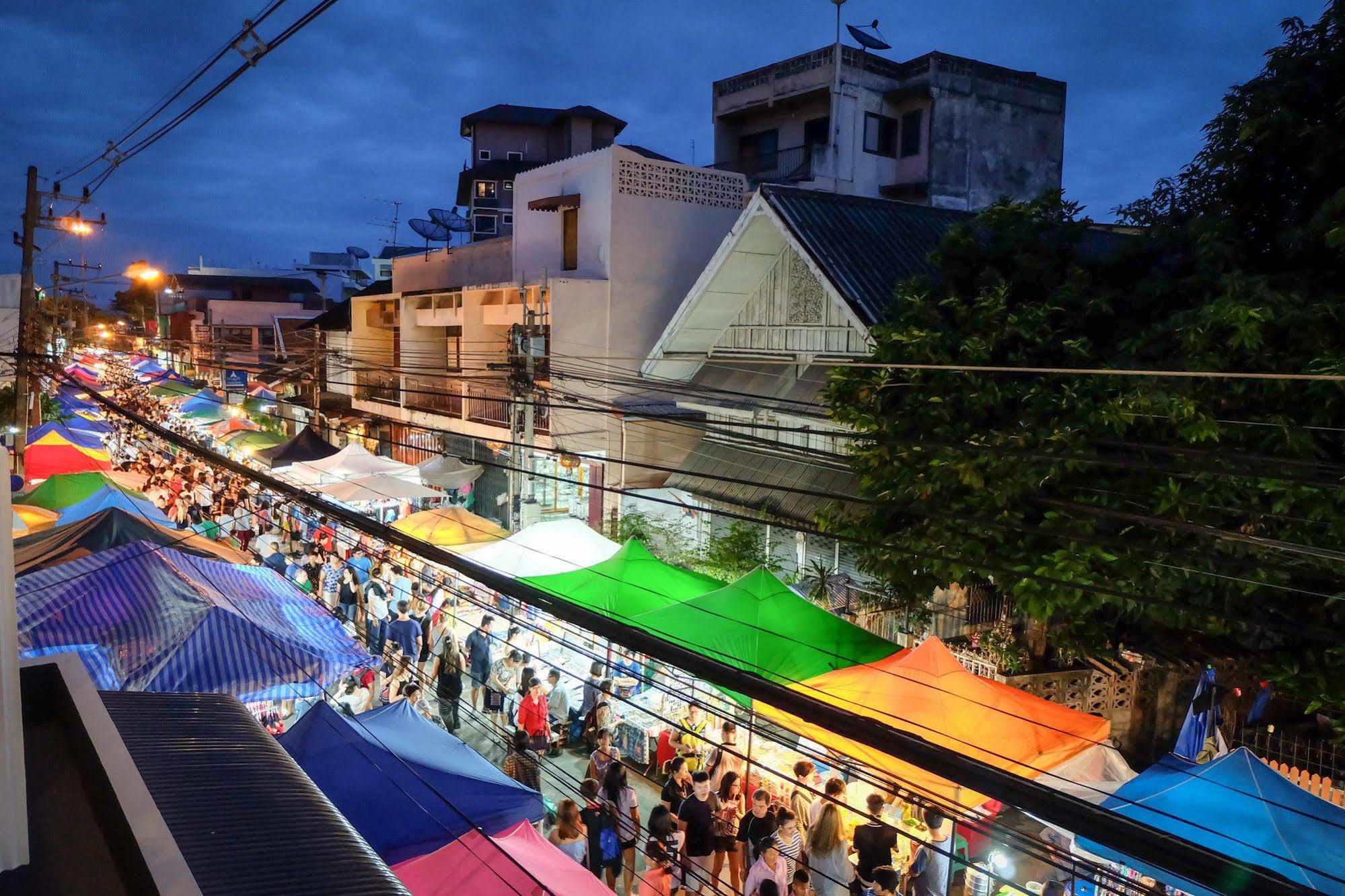 Thai Time Hostel Chiang Mai Exterior photo