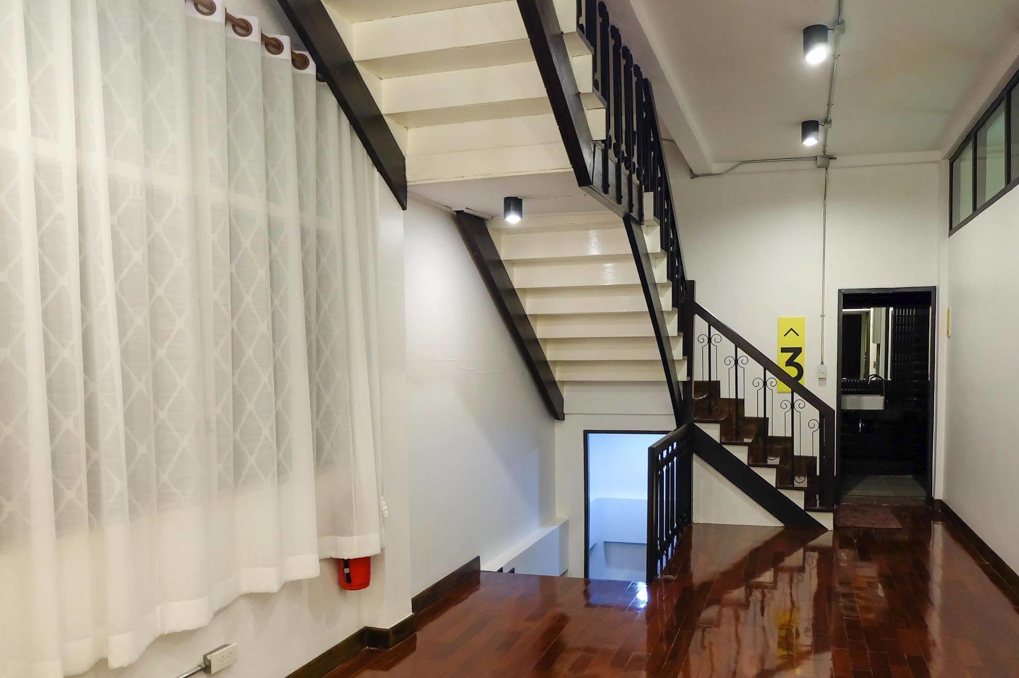 Thai Time Hostel Chiang Mai Exterior photo